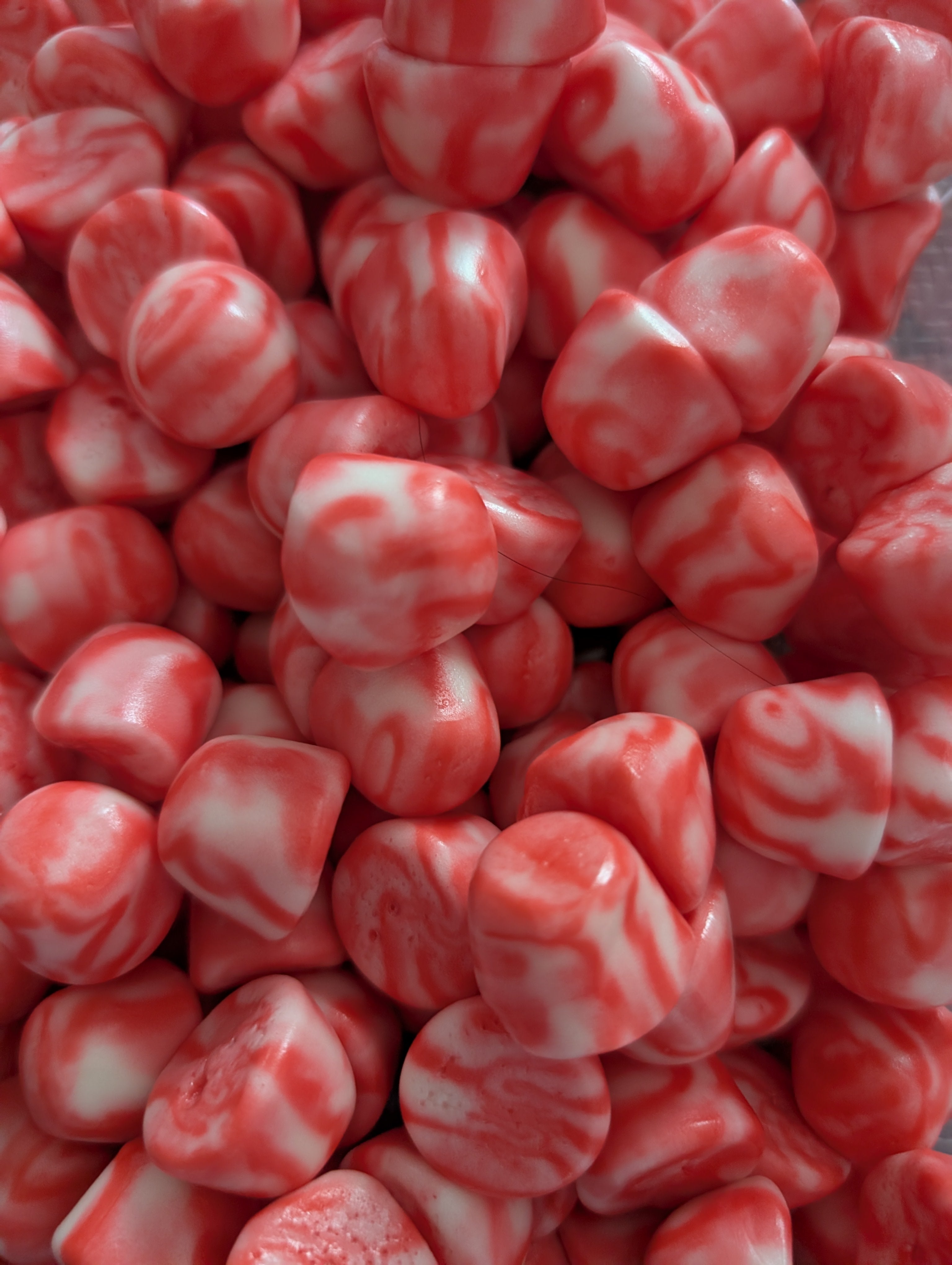 Bisous twisty fraise halal ( 100 gr )